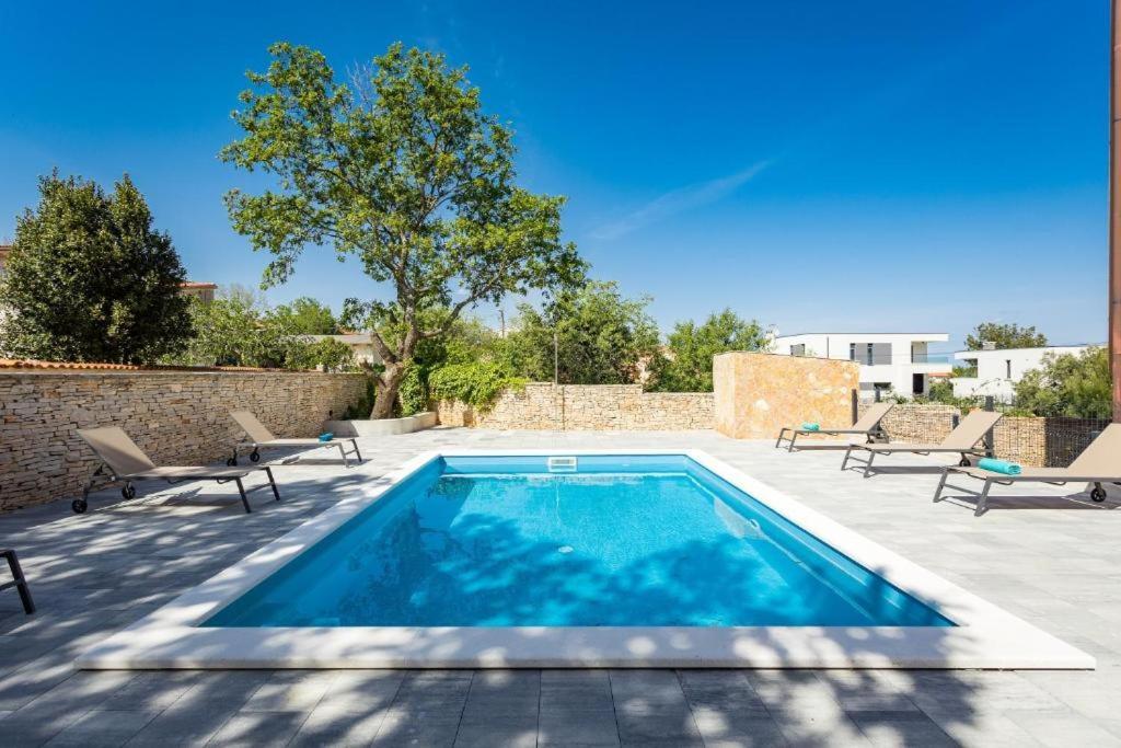 Cesare Apartment, With Swimming Pool And Sea View Ližnjan Kültér fotó