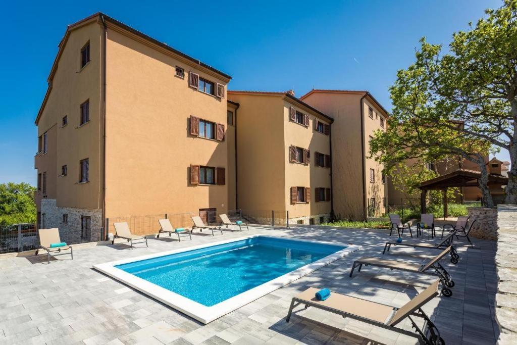 Cesare Apartment, With Swimming Pool And Sea View Ližnjan Kültér fotó